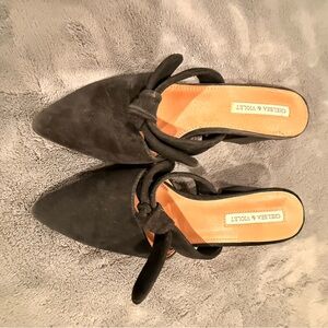 Chelsea & Violet Women's Black Shoes